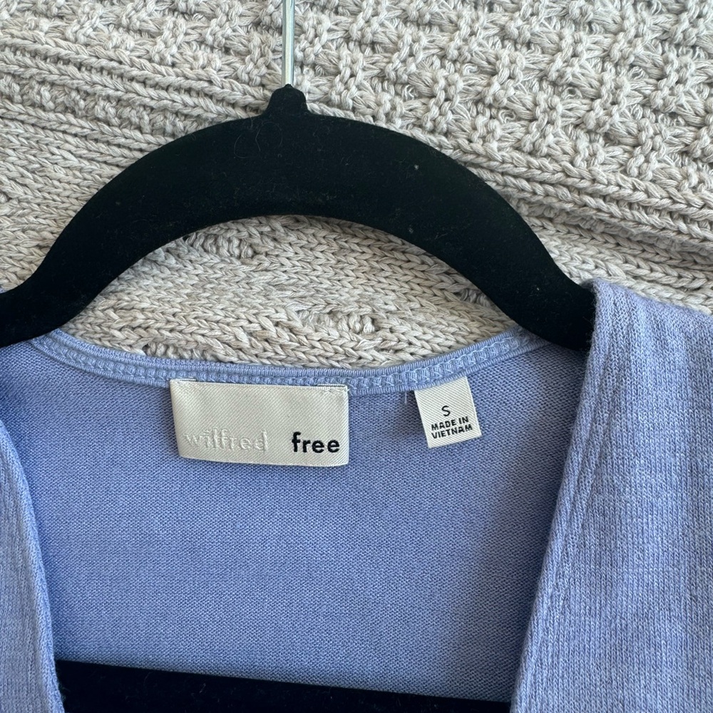 Wilfred Free Deep V Crop Top In Size Small; Lilac… - image 5